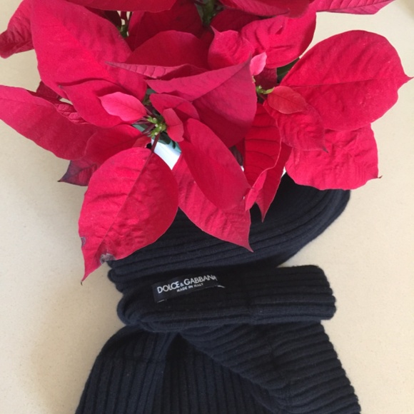 DOLCE & GABBANA Black Cashmere Scarf - Picture 8 of 8